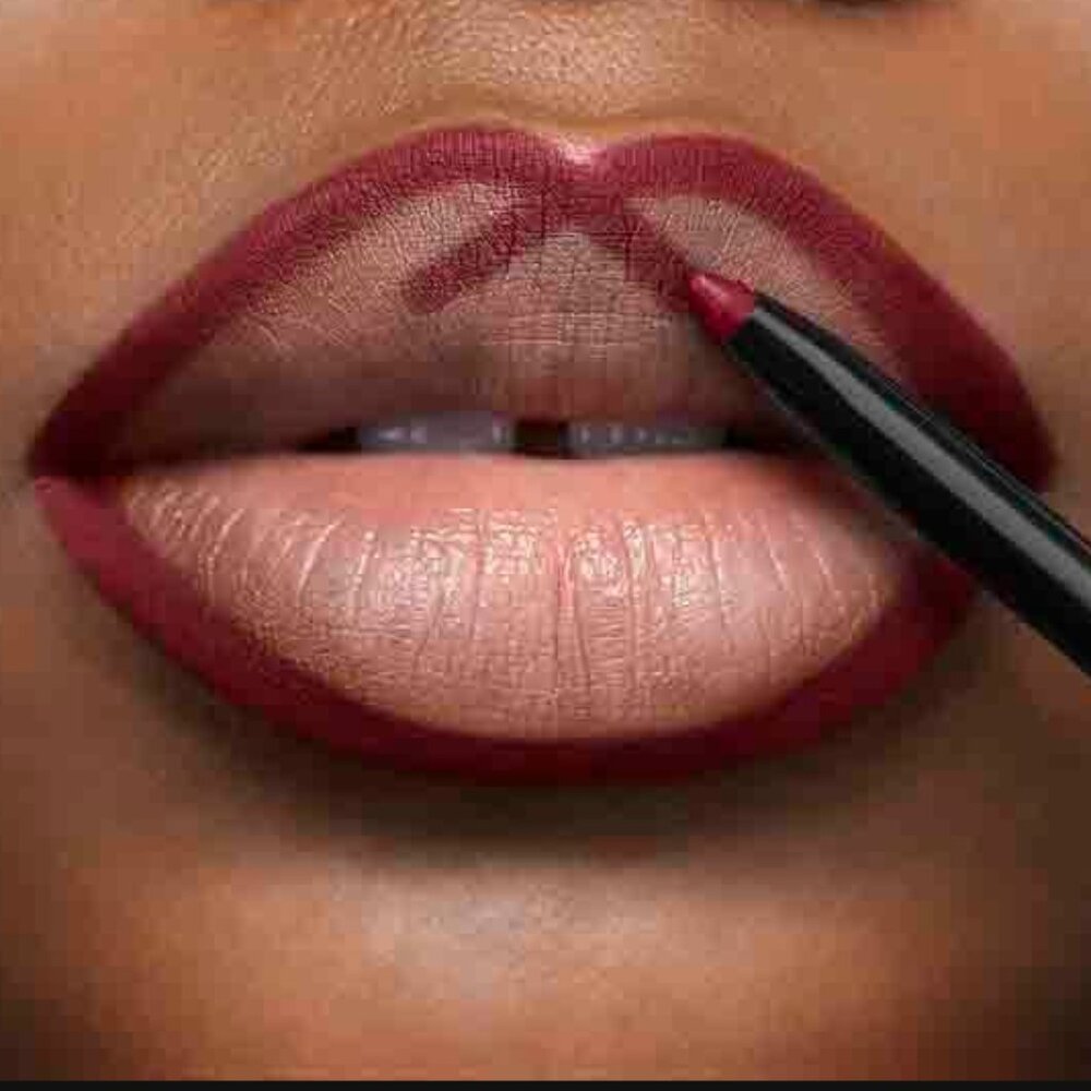 Avon Simply Spice Lip Liner (NWT!)
